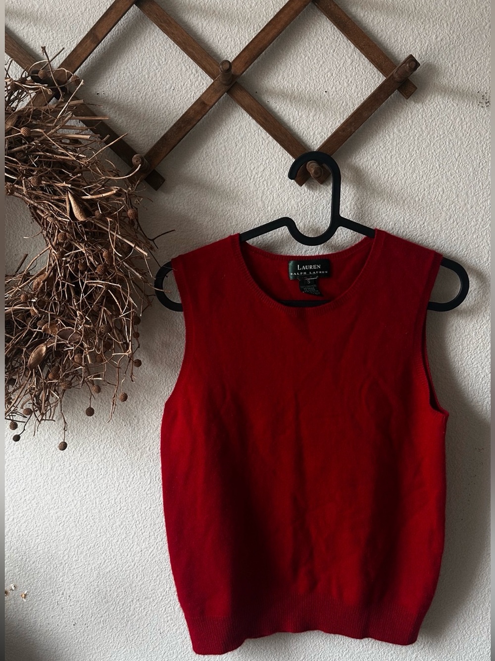 100% cashmere Ralph Lauren Red Sleeveless Knit Tank